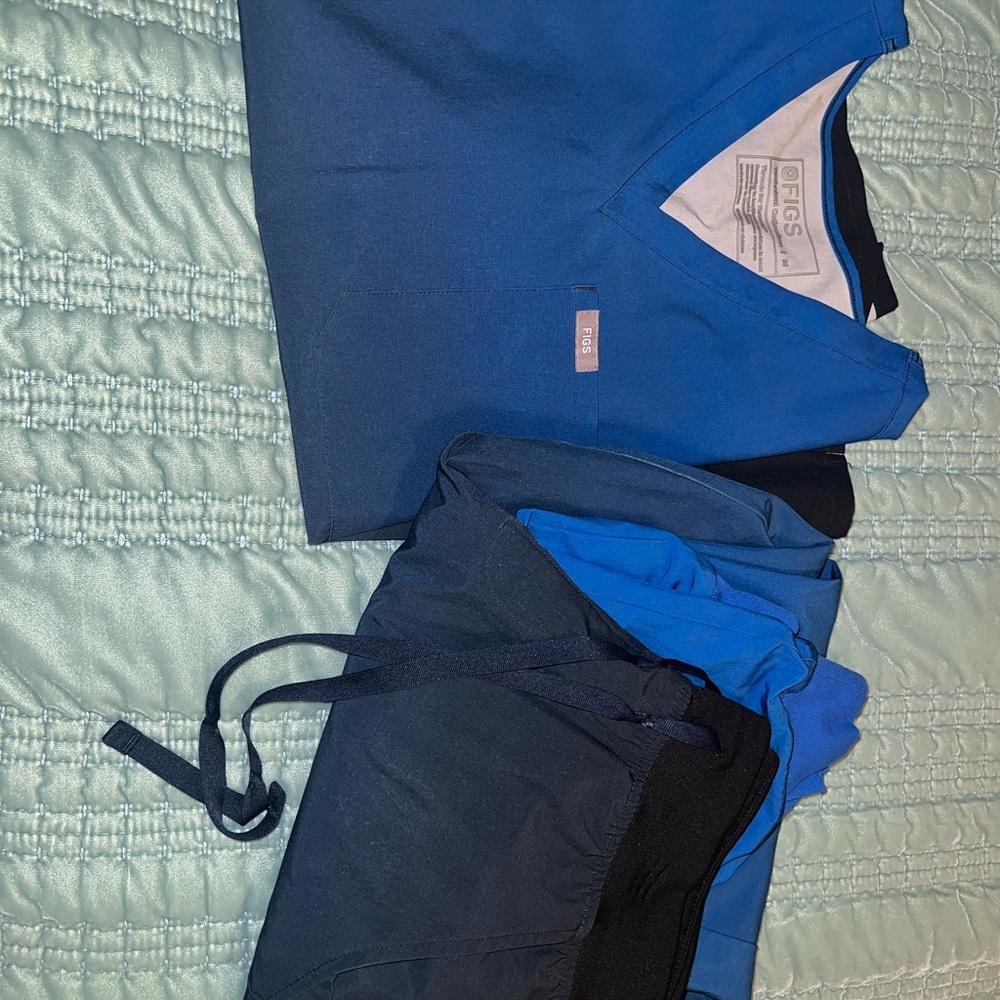 Figs Blue and Black FREEx Scrub Set